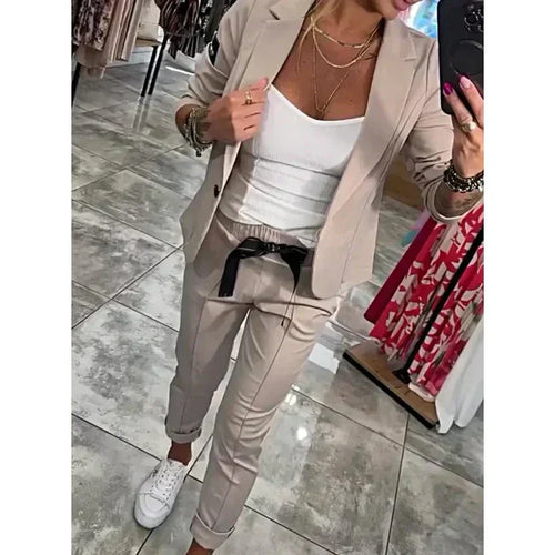 Ksenia | Tailored set with a soft blazer and relaxed joggers