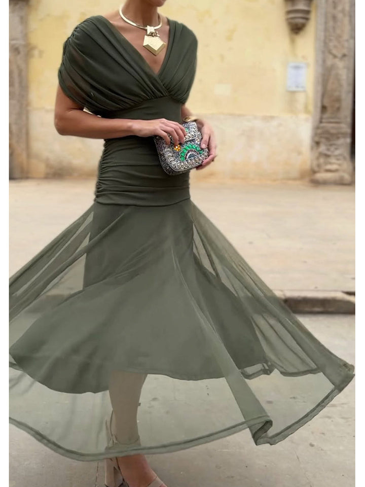 Isolde – Elegant Mesh Boutonniere Dress